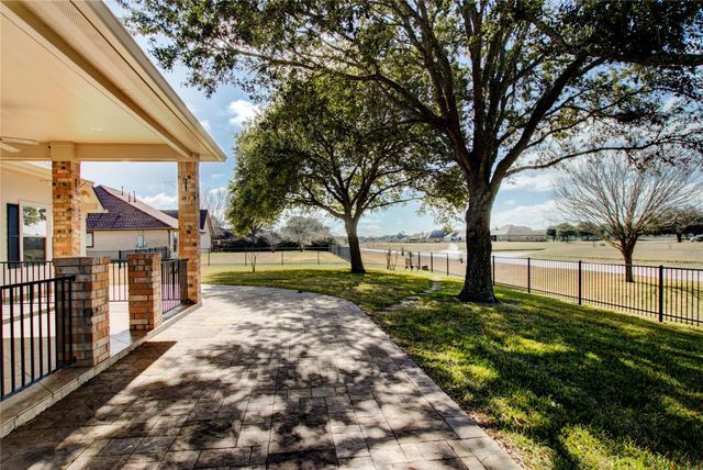 3327 River Bend Drive, Rosenberg, TX 77471
