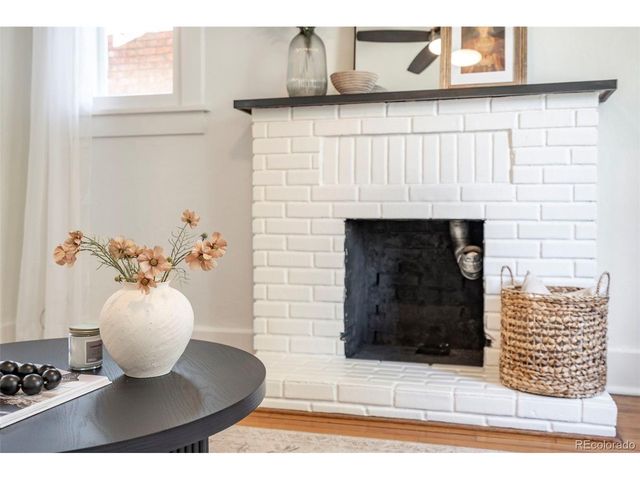 906 Monroe St, Denver, CO 80206