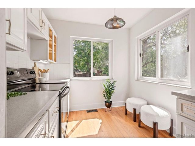 906 Monroe St, Denver, CO 80206
