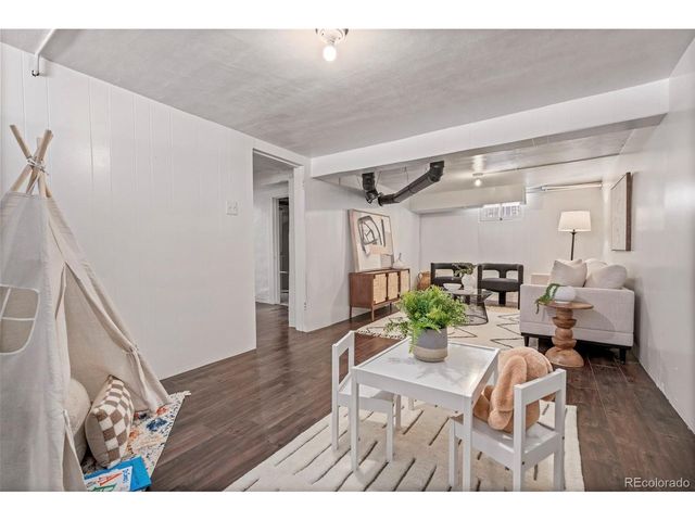 906 Monroe St, Denver, CO 80206