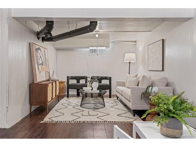 906 Monroe St, Denver, CO 80206