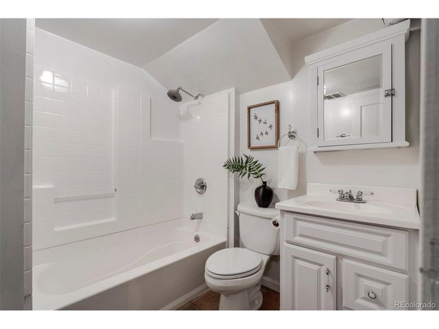 906 Monroe St, Denver, CO 80206