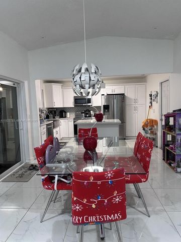 26161 SW 130th Ave, Homestead, FL 33032