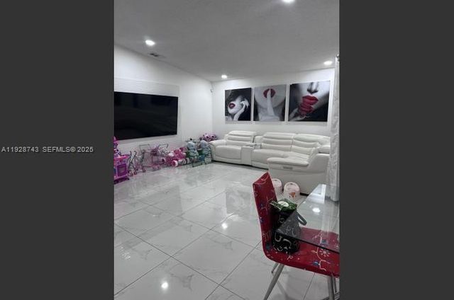 26161 SW 130th Ave, Homestead, FL 33032