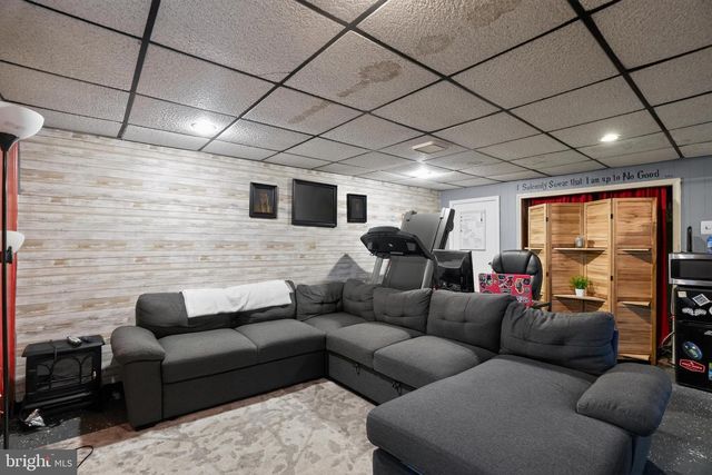 2112 BRIDGEWATER RD, Aston, PA 19014