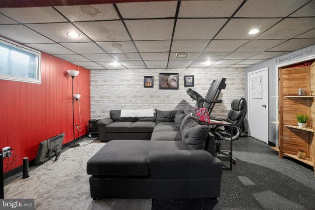 2112 BRIDGEWATER RD, Aston, PA 19014