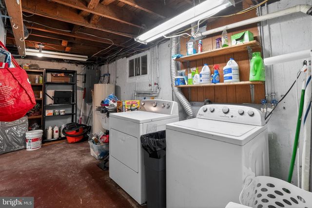 2112 BRIDGEWATER RD, Aston, PA 19014