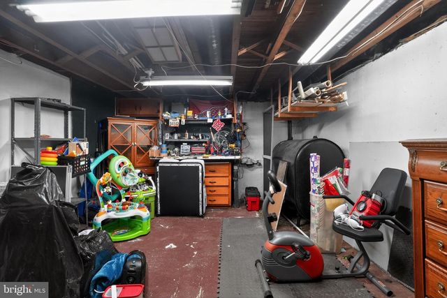 2112 BRIDGEWATER RD, Aston, PA 19014