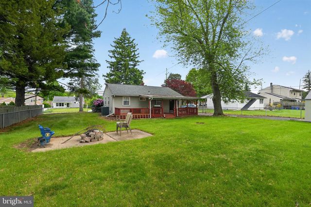 2112 BRIDGEWATER RD, Aston, PA 19014