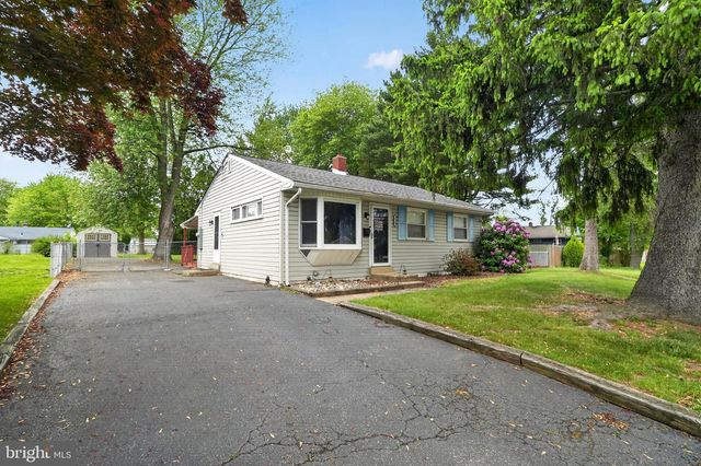 2112 BRIDGEWATER RD, Aston, PA 19014