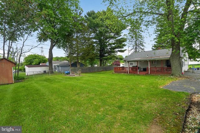 2112 BRIDGEWATER RD, Aston, PA 19014