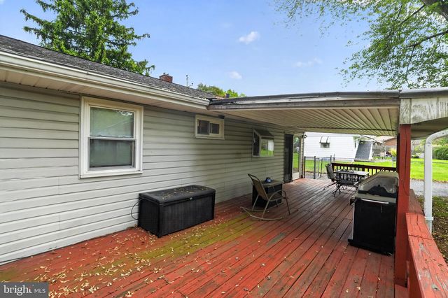 2112 BRIDGEWATER RD, Aston, PA 19014