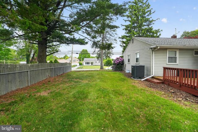 2112 BRIDGEWATER RD, Aston, PA 19014