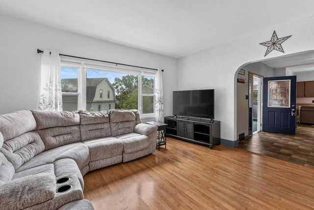 320 High STREET, Hartford, WI 53027
