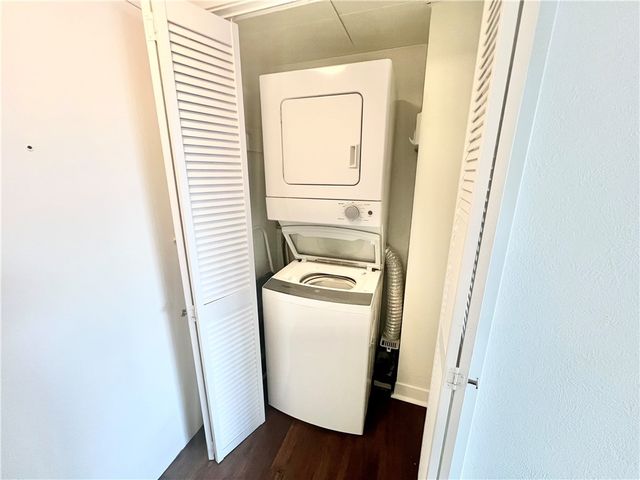 715 S Upper Broadway St 205, Corpus Christi, TX 78401