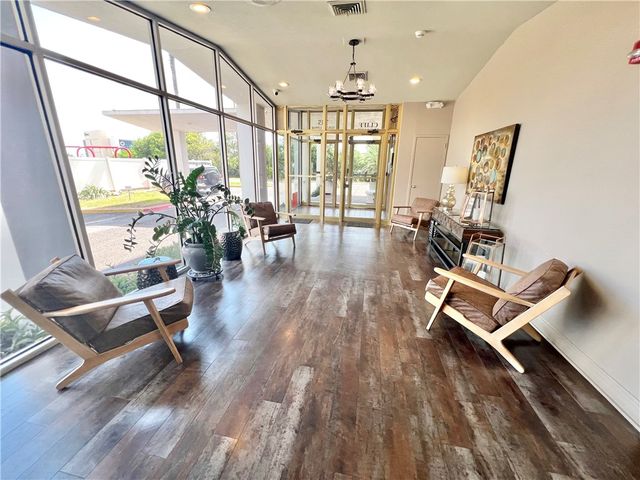 715 S Upper Broadway St 205, Corpus Christi, TX 78401