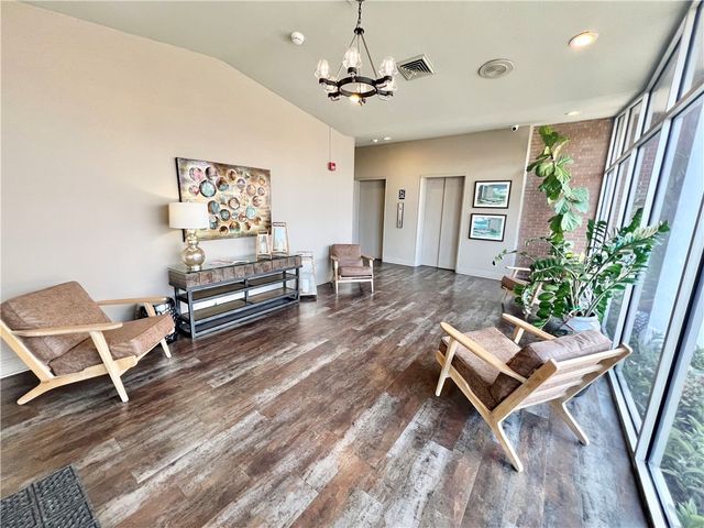 715 S Upper Broadway St 205, Corpus Christi, TX 78401