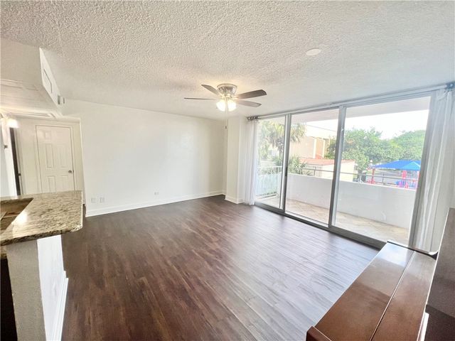 715 S Upper Broadway St 205, Corpus Christi, TX 78401