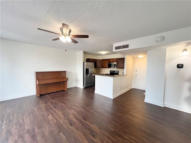 715 S Upper Broadway St 205, Corpus Christi, TX 78401