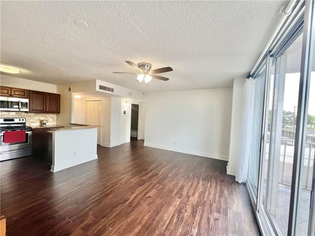 715 S Upper Broadway St 205, Corpus Christi, TX 78401