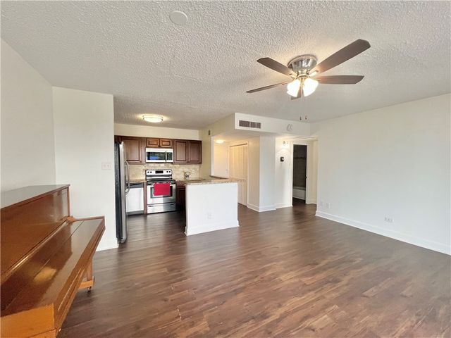 715 S Upper Broadway St 205, Corpus Christi, TX 78401