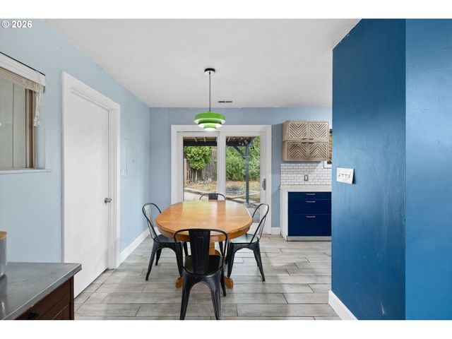 12445 Ne HASSALO St, Portland, OR 97230