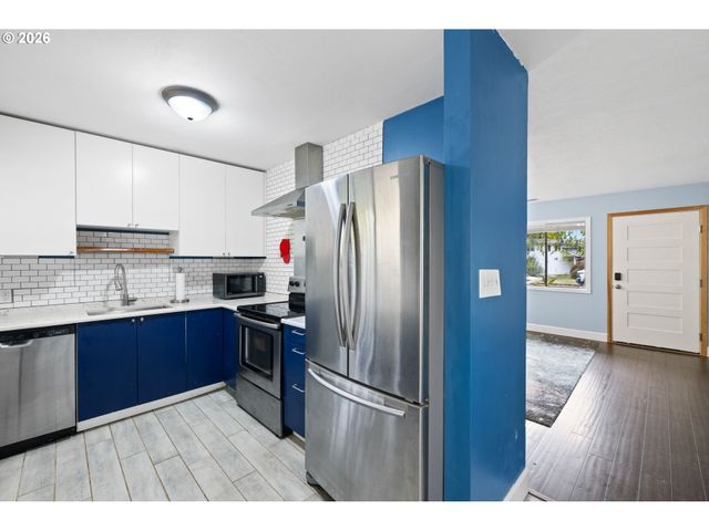 12445 Ne HASSALO St, Portland, OR 97230