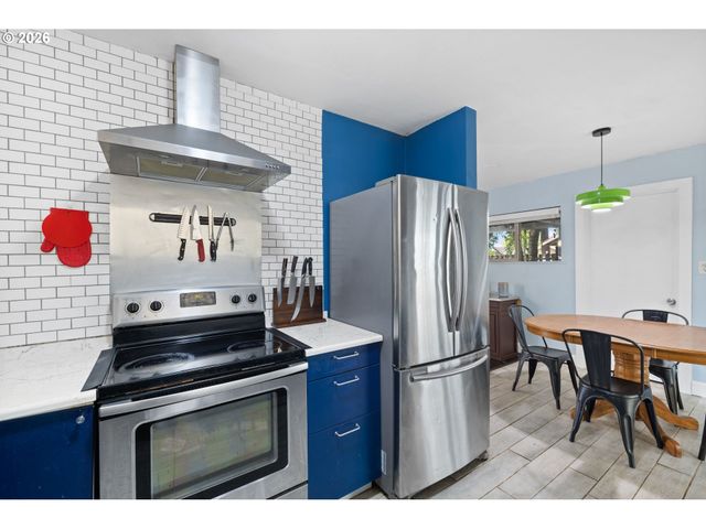 12445 Ne HASSALO St, Portland, OR 97230