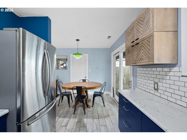 12445 Ne HASSALO St, Portland, OR 97230