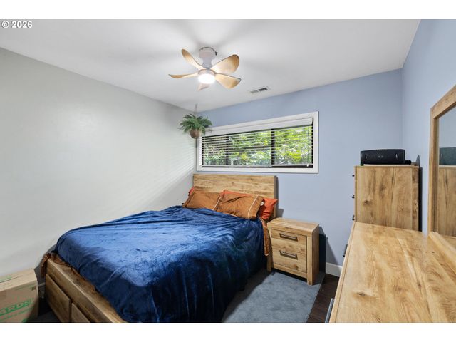 12445 Ne HASSALO St, Portland, OR 97230