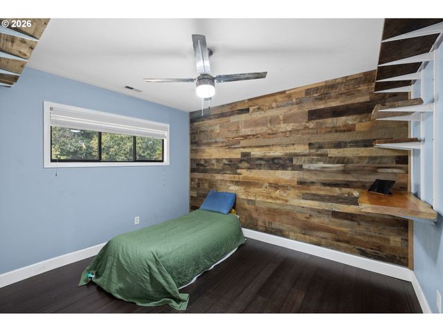 12445 Ne HASSALO St, Portland, OR 97230