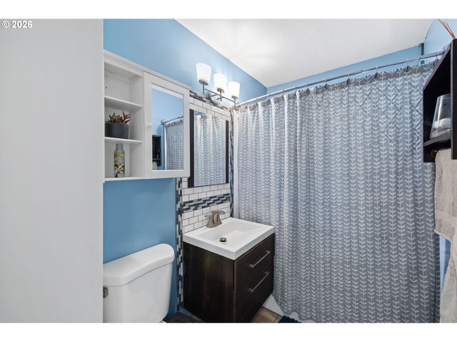 12445 Ne HASSALO St, Portland, OR 97230