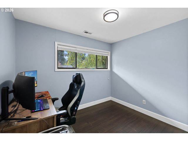 12445 Ne HASSALO St, Portland, OR 97230