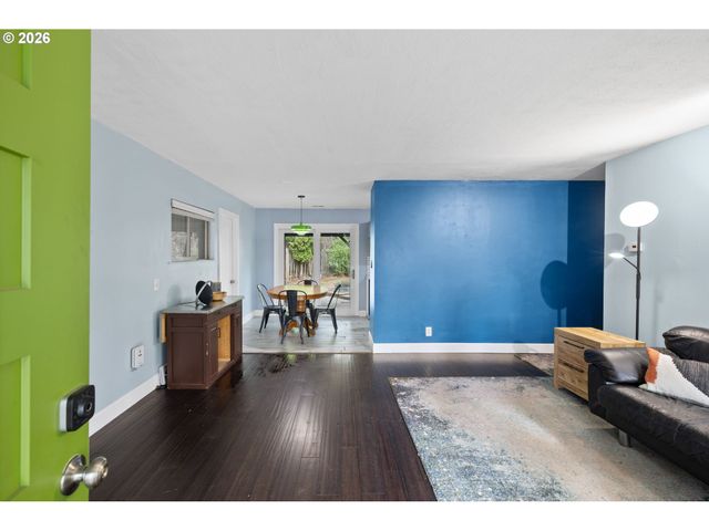 12445 Ne HASSALO St, Portland, OR 97230