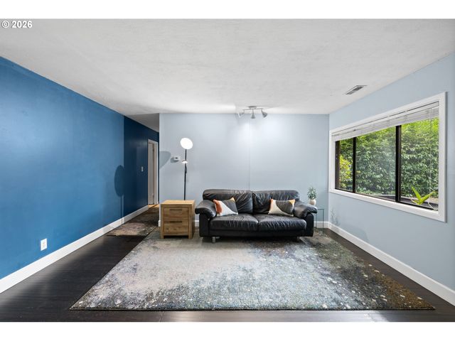 12445 Ne HASSALO St, Portland, OR 97230
