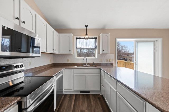 W6423 ROCKY MOUNTAIN DRIVE, Greenville, WI 54942