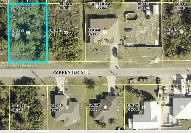 859 Carpenter St E, Lehigh Acres, FL 33974