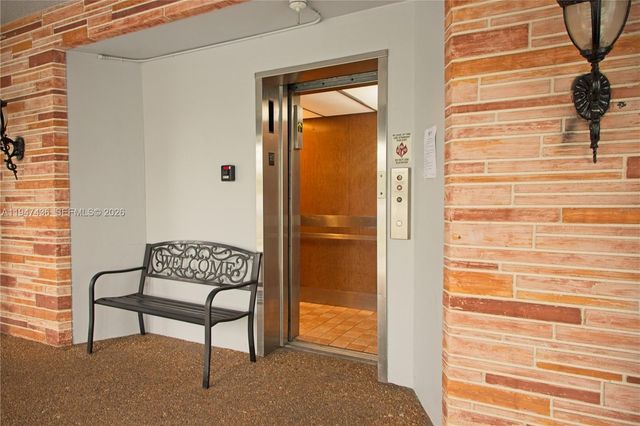 2309 Park Lane 304, Hollywood, FL 33021