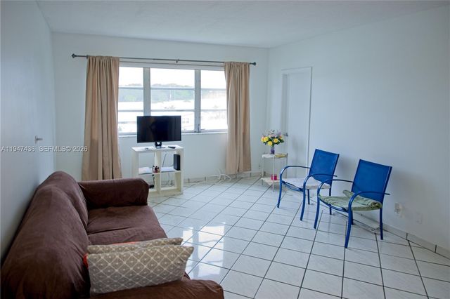 2309 Park Lane 304, Hollywood, FL 33021