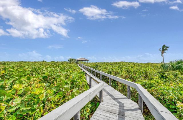 2800 N Highway A1a 302, Hutchinson Island, FL 34949