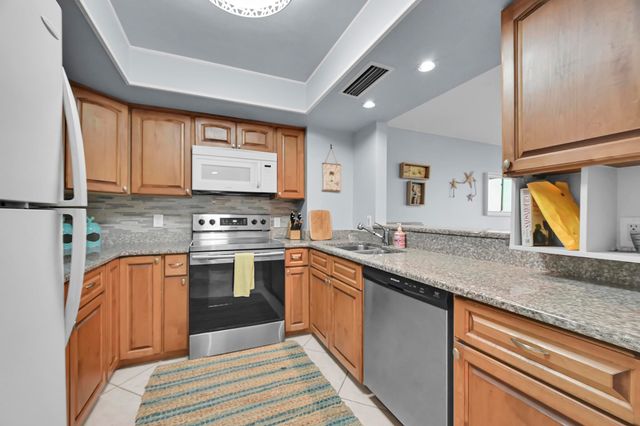 2800 N Highway A1a 302, Hutchinson Island, FL 34949