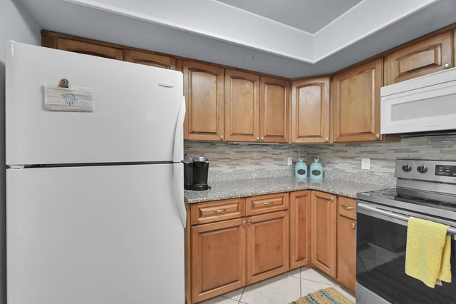 2800 N Highway A1a 302, Hutchinson Island, FL 34949