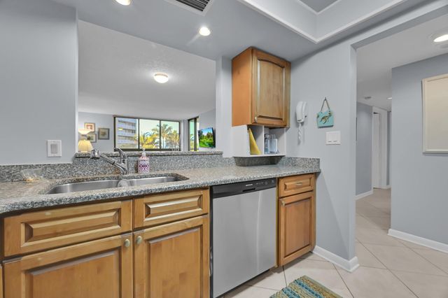 2800 N Highway A1a 302, Hutchinson Island, FL 34949