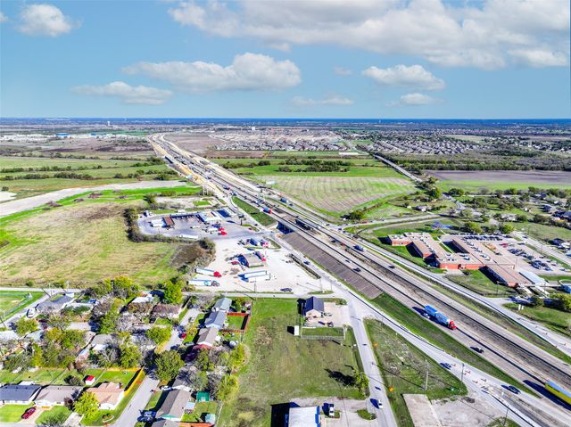 813 E Lamar Street, Royse City, TX 75189