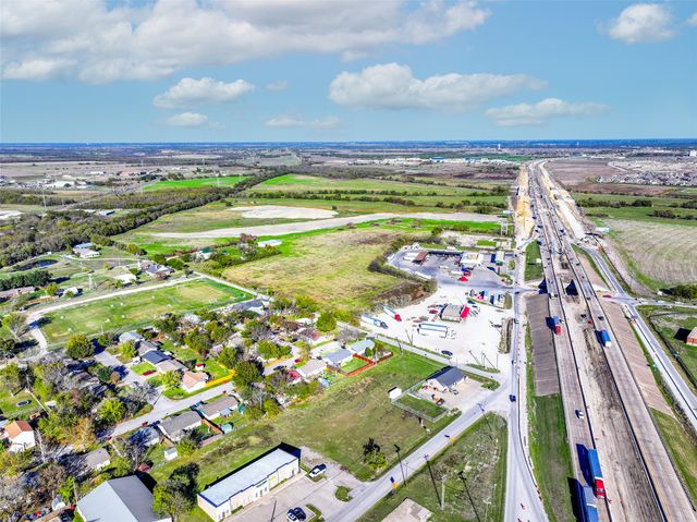 813 E Lamar Street, Royse City, TX 75189