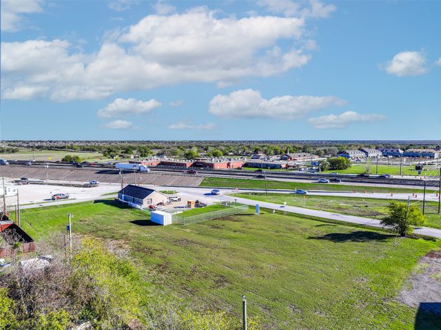 813 E Lamar Street, Royse City, TX 75189