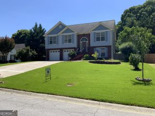 5600 Sugar Crossing Drive, Sugar Hill, GA 30518