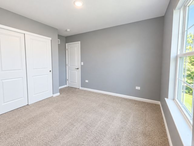 614 Flanagan Drive, Minooka, IL 60447