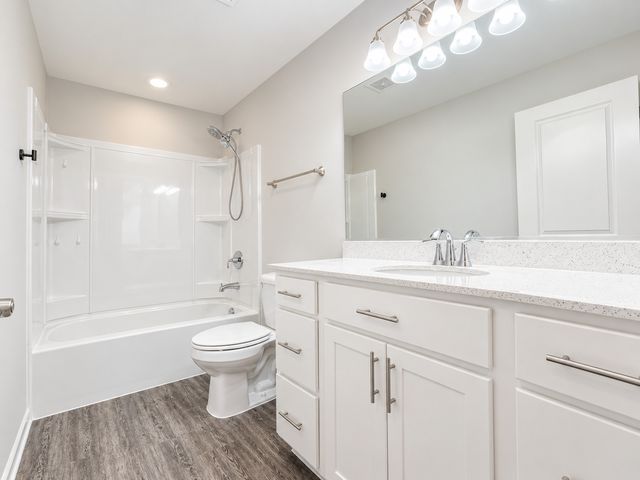 614 Flanagan Drive, Minooka, IL 60447