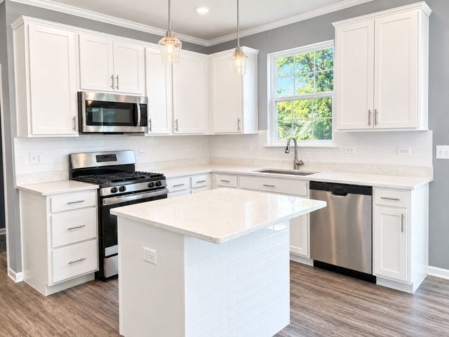 614 Flanagan Drive, Minooka, IL 60447
